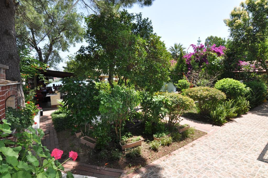 דליאן Longhouse Inn Hotel מראה חיצוני תמונה