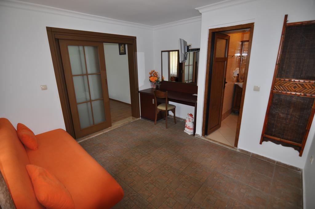 דליאן Longhouse Inn Hotel חדר תמונה
