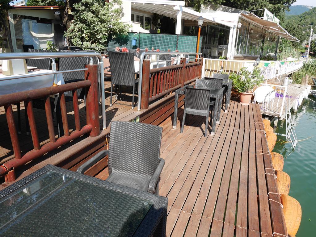 דליאן Longhouse Inn Hotel מראה חיצוני תמונה