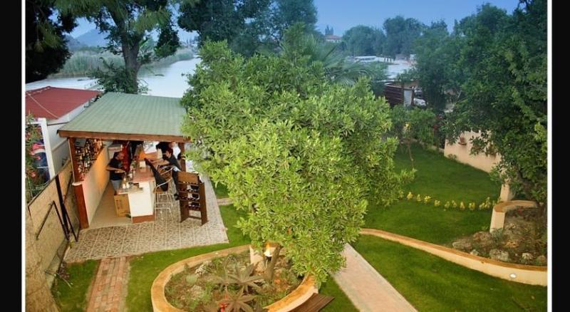 דליאן Longhouse Inn Hotel מראה חיצוני תמונה