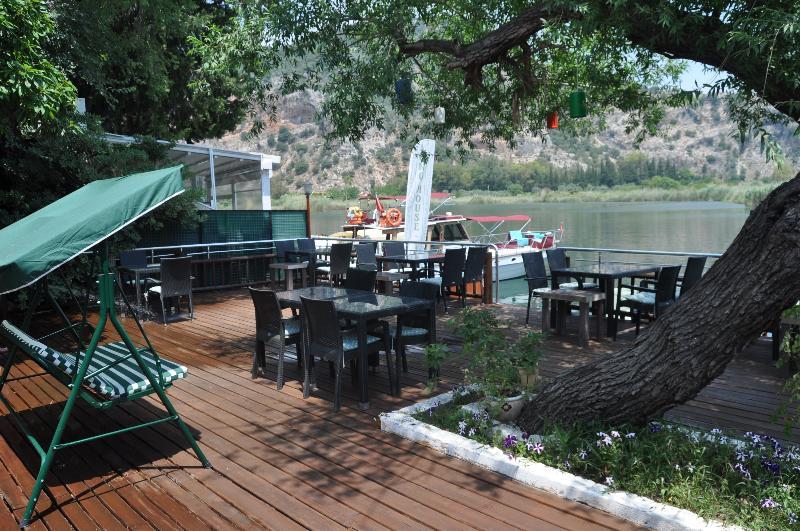 דליאן Longhouse Inn Hotel מראה חיצוני תמונה