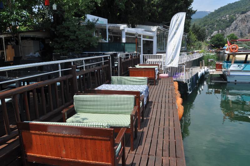 דליאן Longhouse Inn Hotel מראה חיצוני תמונה