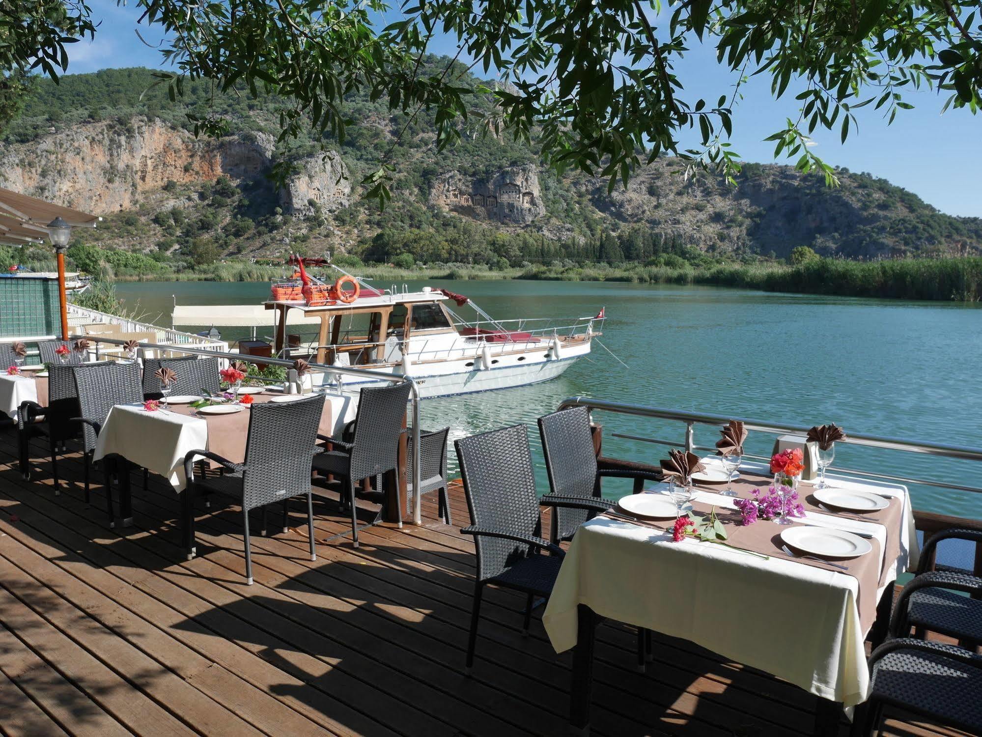 דליאן Longhouse Inn Hotel מראה חיצוני תמונה