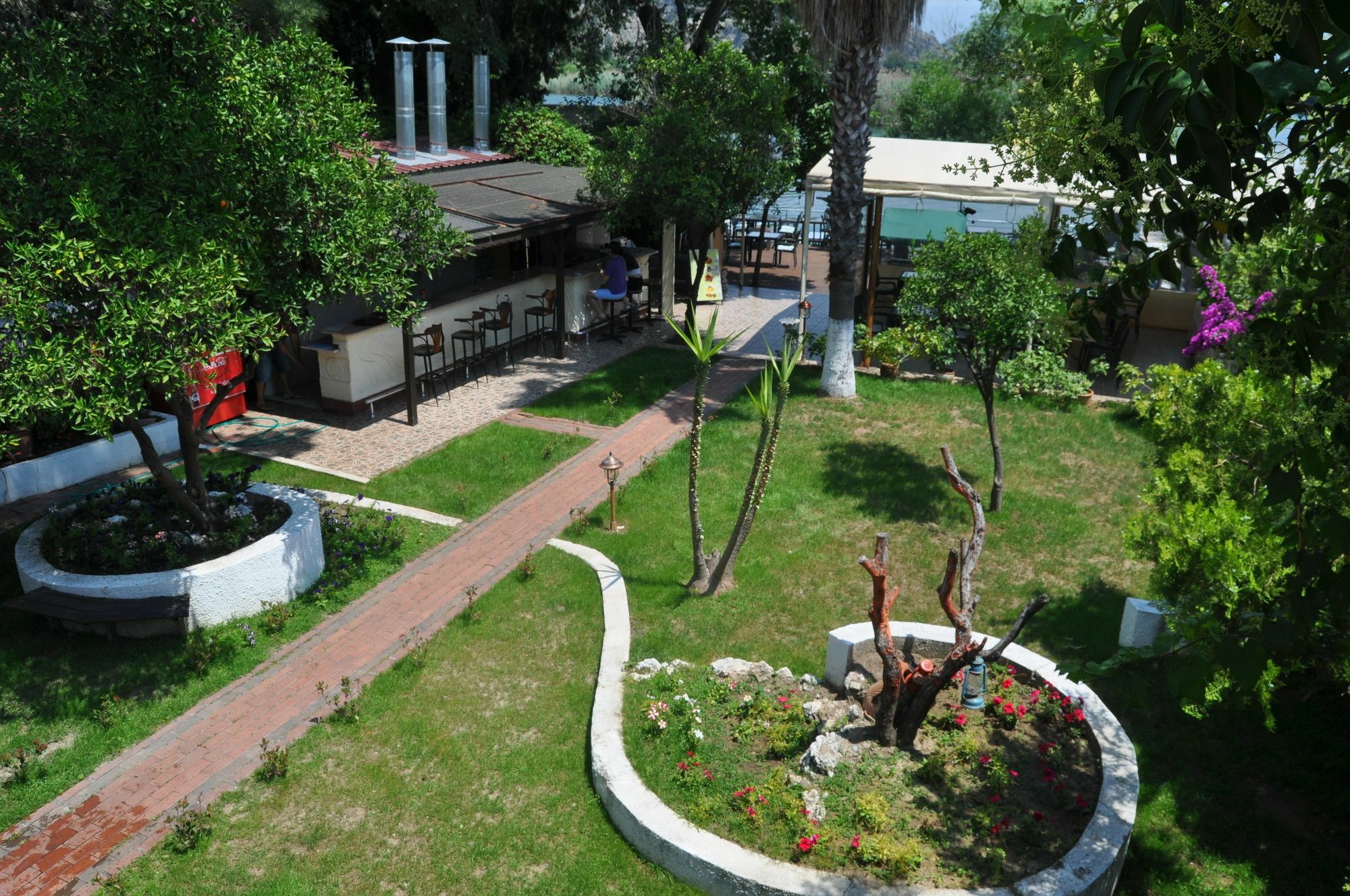 דליאן Longhouse Inn Hotel מראה חיצוני תמונה