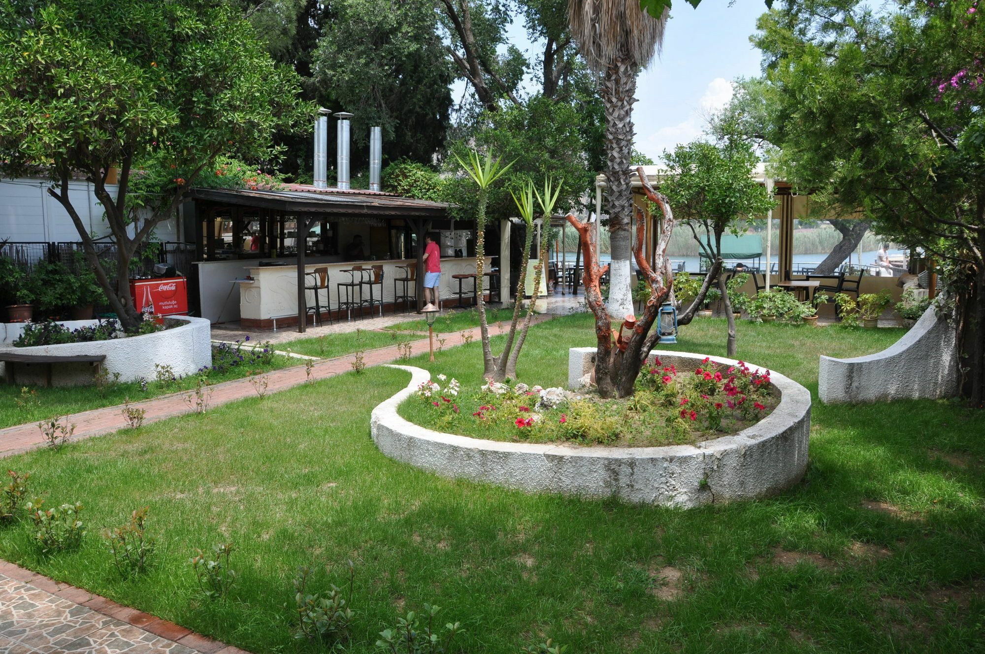 דליאן Longhouse Inn Hotel מראה חיצוני תמונה