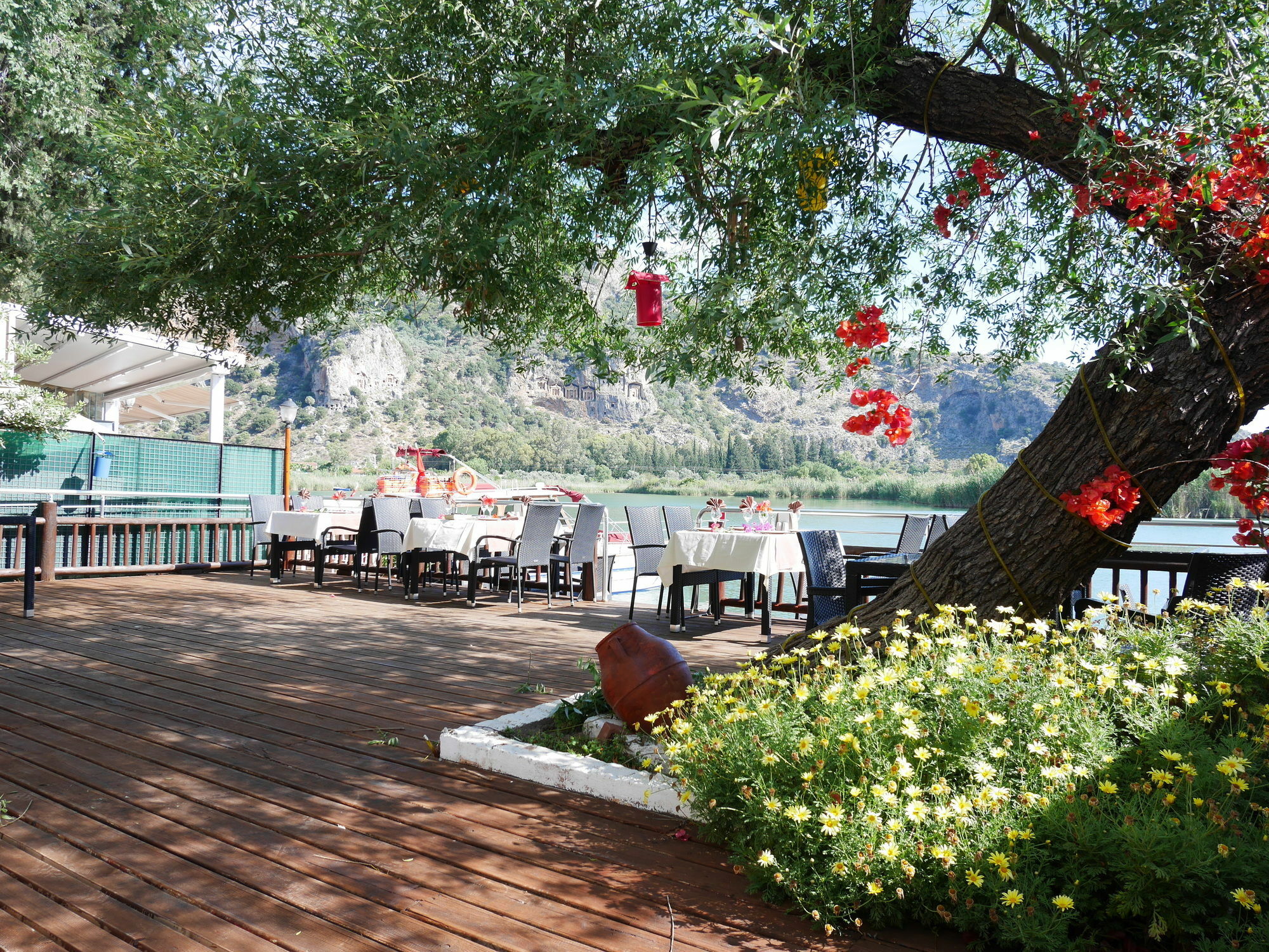 דליאן Longhouse Inn Hotel מראה חיצוני תמונה
