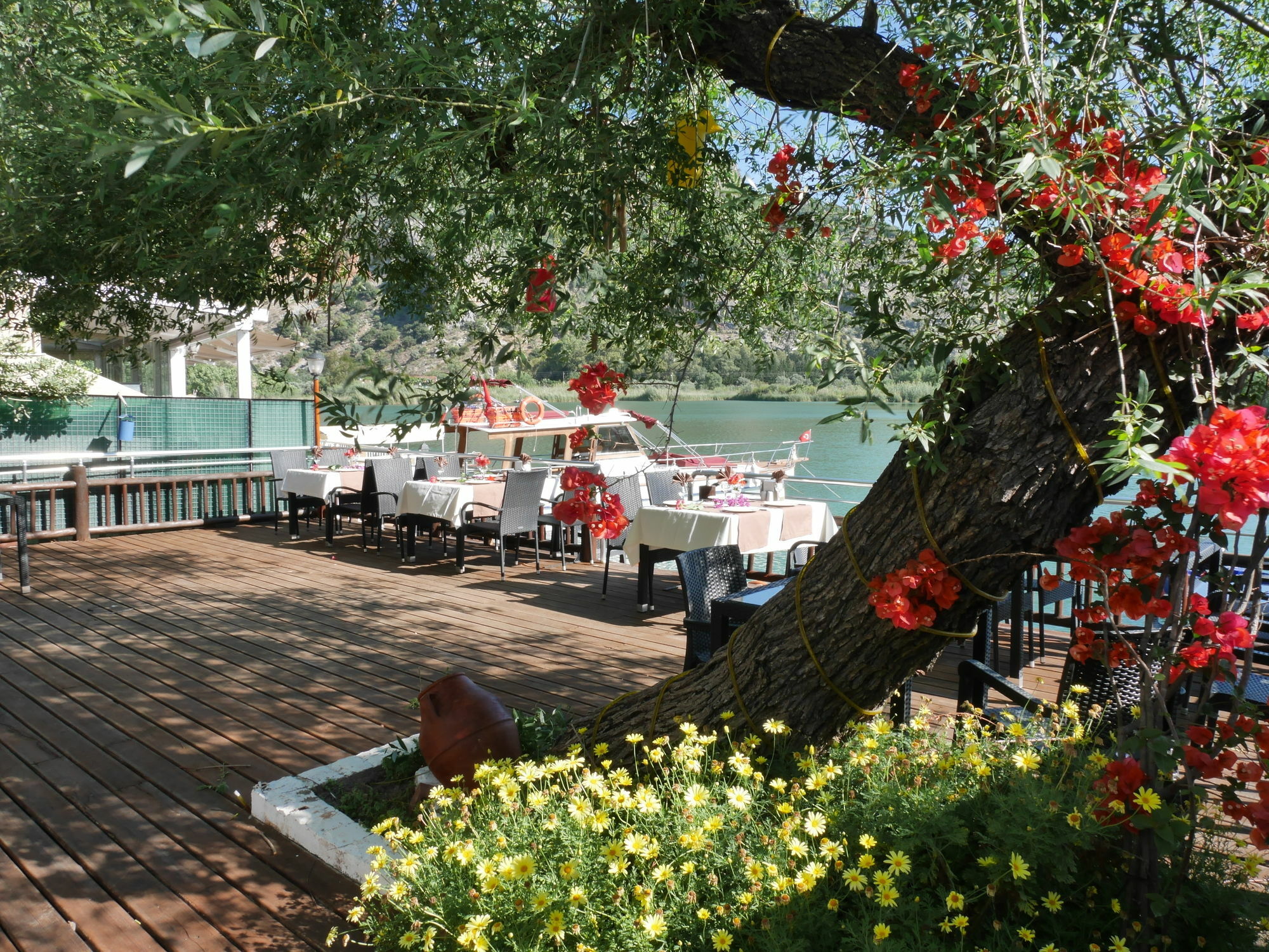 דליאן Longhouse Inn Hotel מראה חיצוני תמונה