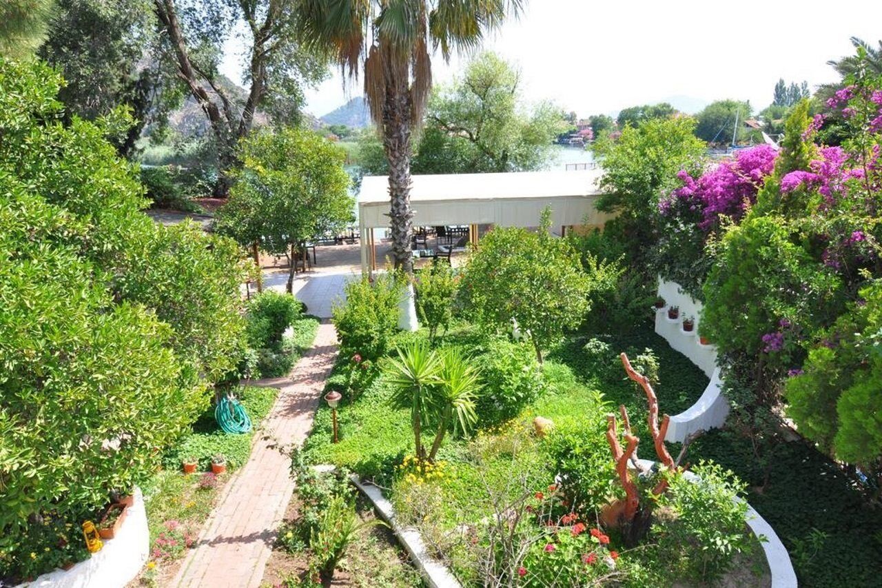 דליאן Longhouse Inn Hotel מראה חיצוני תמונה