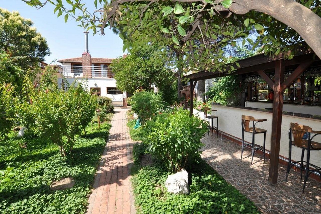 דליאן Longhouse Inn Hotel מראה חיצוני תמונה