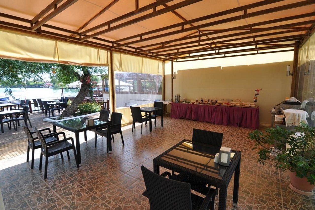 דליאן Longhouse Inn Hotel מראה חיצוני תמונה