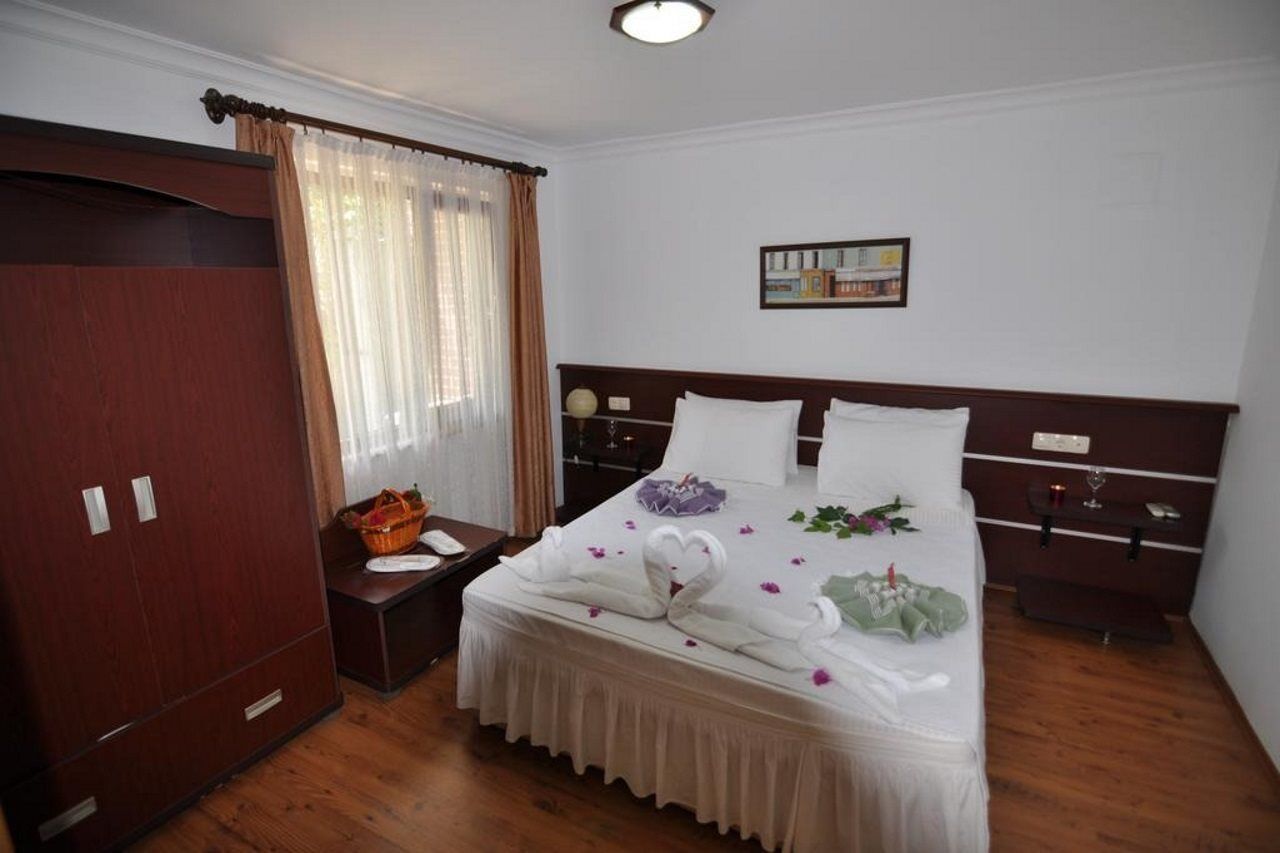 דליאן Longhouse Inn Hotel מראה חיצוני תמונה